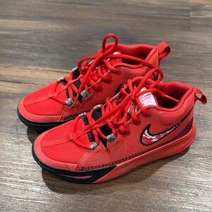 Nike Kyrie Flytrap 6 University Red/Light Bone Basketball Shoes 4Y